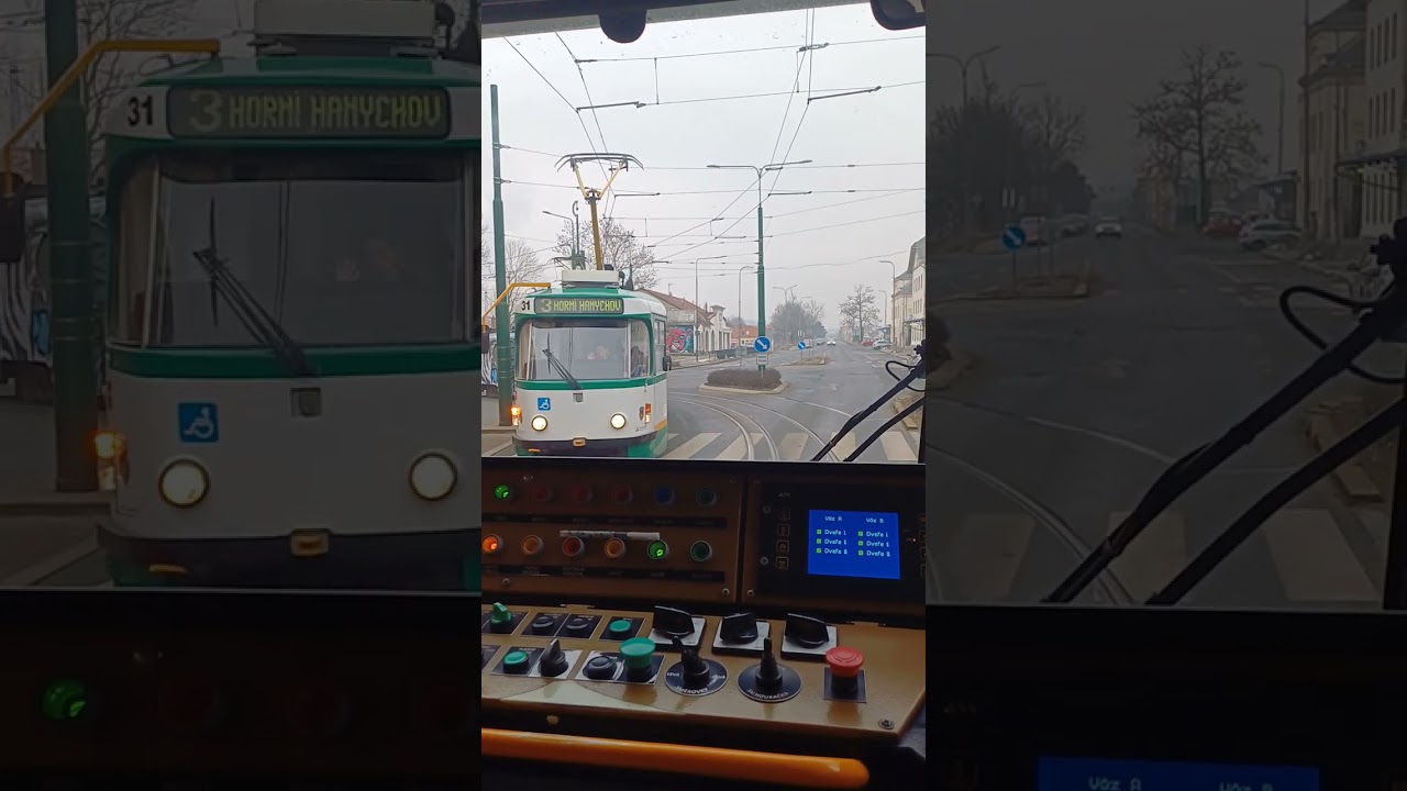 Tramvaj DPMLJ Tatra T3R.SLF ev. č. 44 a Tatra T3M.04 ev. č. 56 Linka 3 Krkonošská - Rybníček