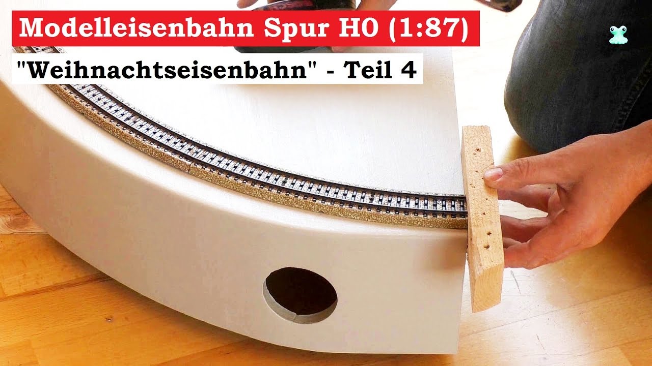 Modellbahn Spur H0 / 1:87 - Weihnachtseisenbahn Teil 4 - Gleise aufbauen und verkabeln von Modul 3
