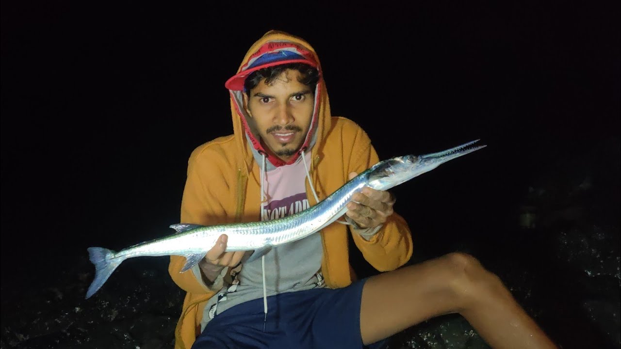 समुद्रात गरवून मासे पकडण्याची धम्माल ,पकडला मोठा टोळ मासा  |traditional fishing kokan @TejaGurav