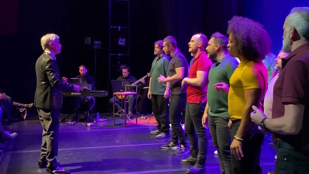 'Corazón partío' (A. Sanz), por Choir+