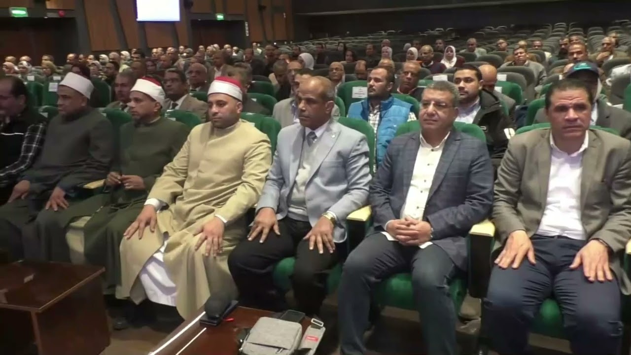 محافظ أسيوط يشدد خلال المجلس التنفيذي: حسم مخالفات التراخيص ودعم الاستثمار وتسريع مشروعات الصرف