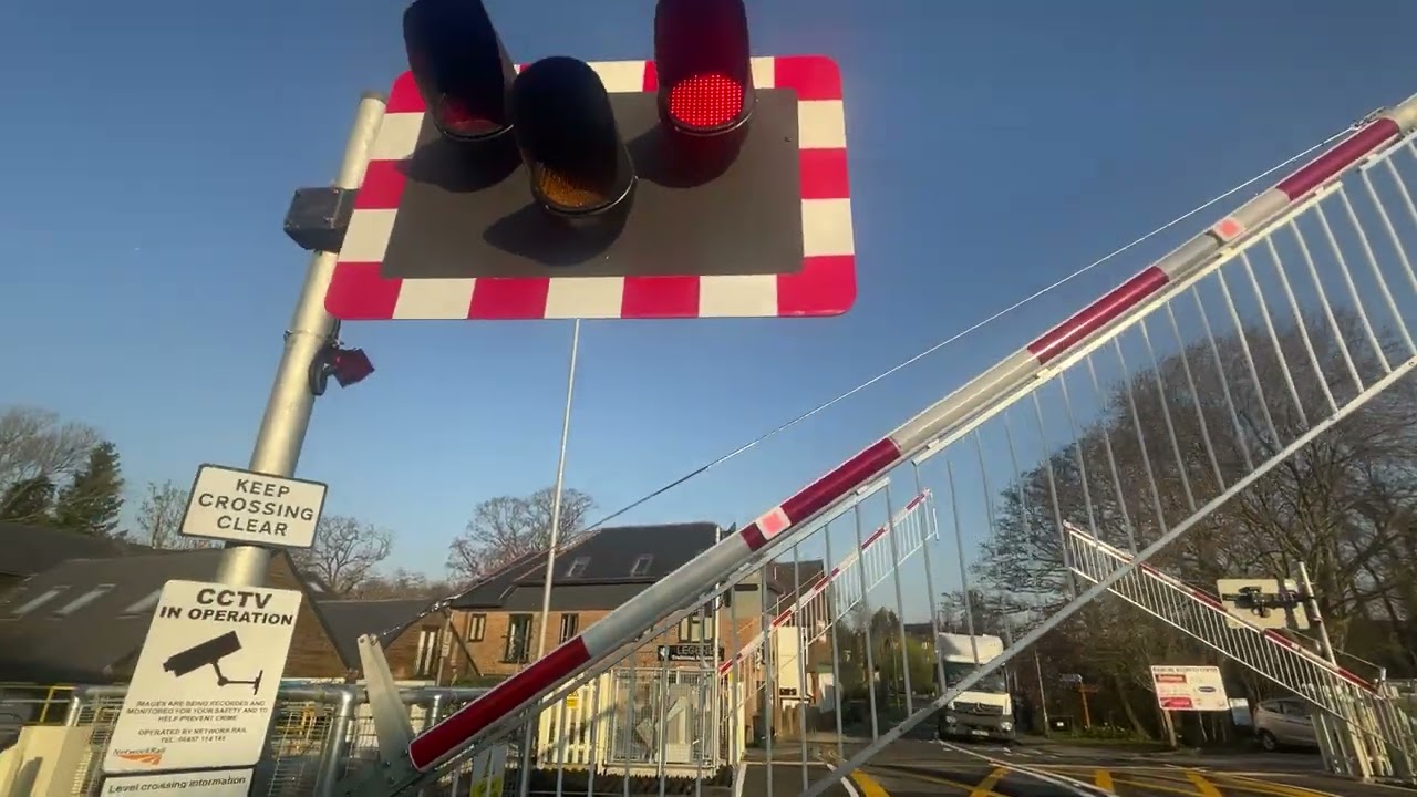 Liss level crossing 8:00am. Thursday 3rd April 2025