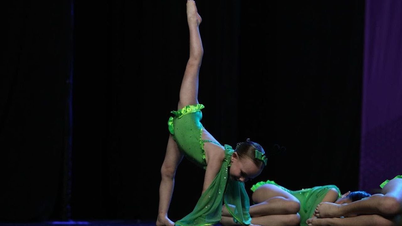 Butterfly Fly Away - Dance Xplosion
