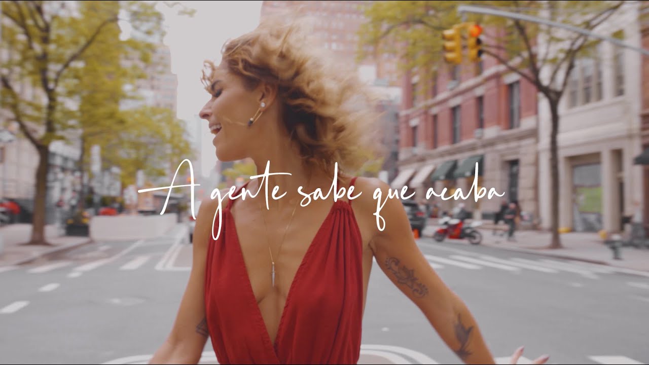 Aline Muniz - A Gente Sabe que Acaba (Visualizer)