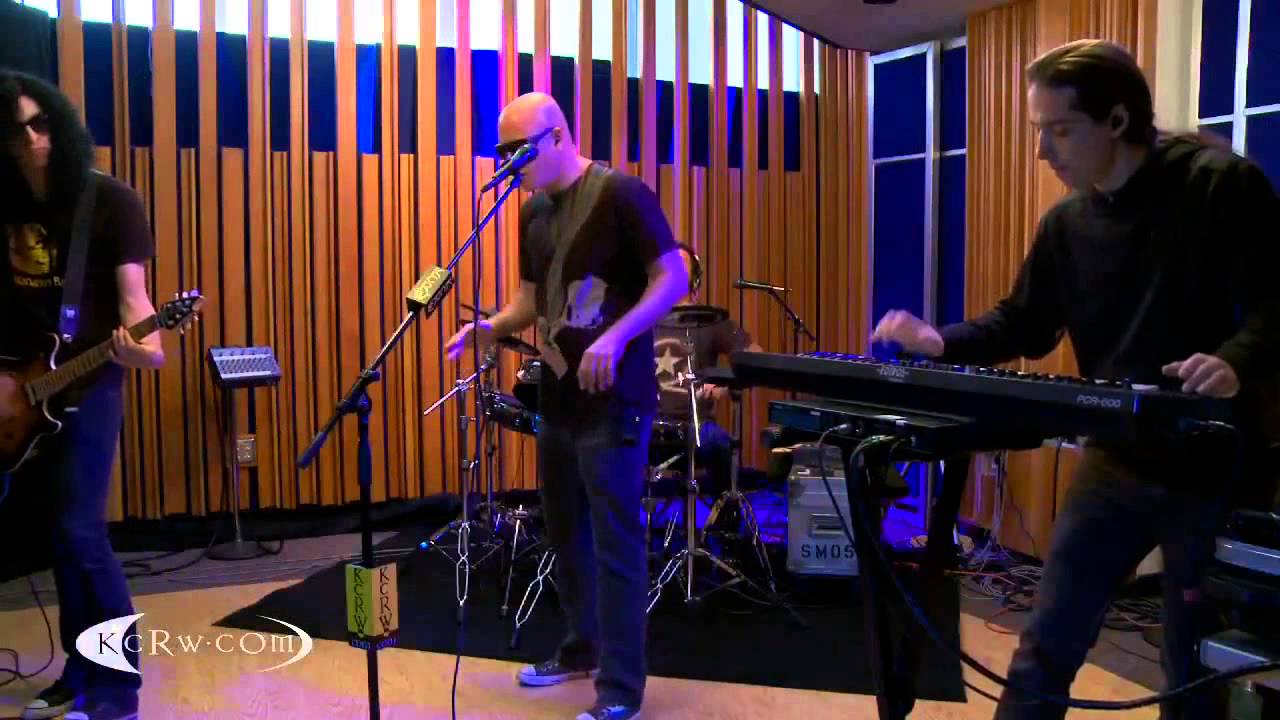 Infected Mushroom Live at KCRW : The Pretender (Foo Fighters Cover)