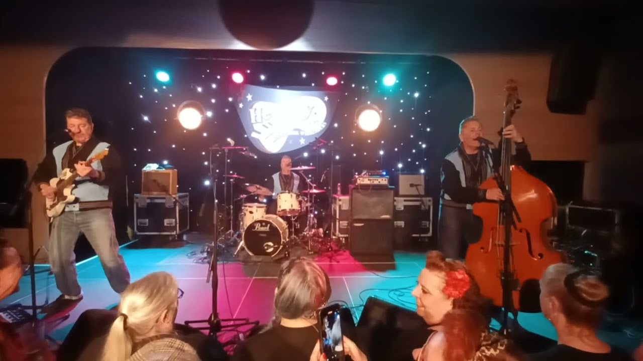 The Jets, 'Blue Moon', Hemsby Rock n Roll Weekender #70 2025