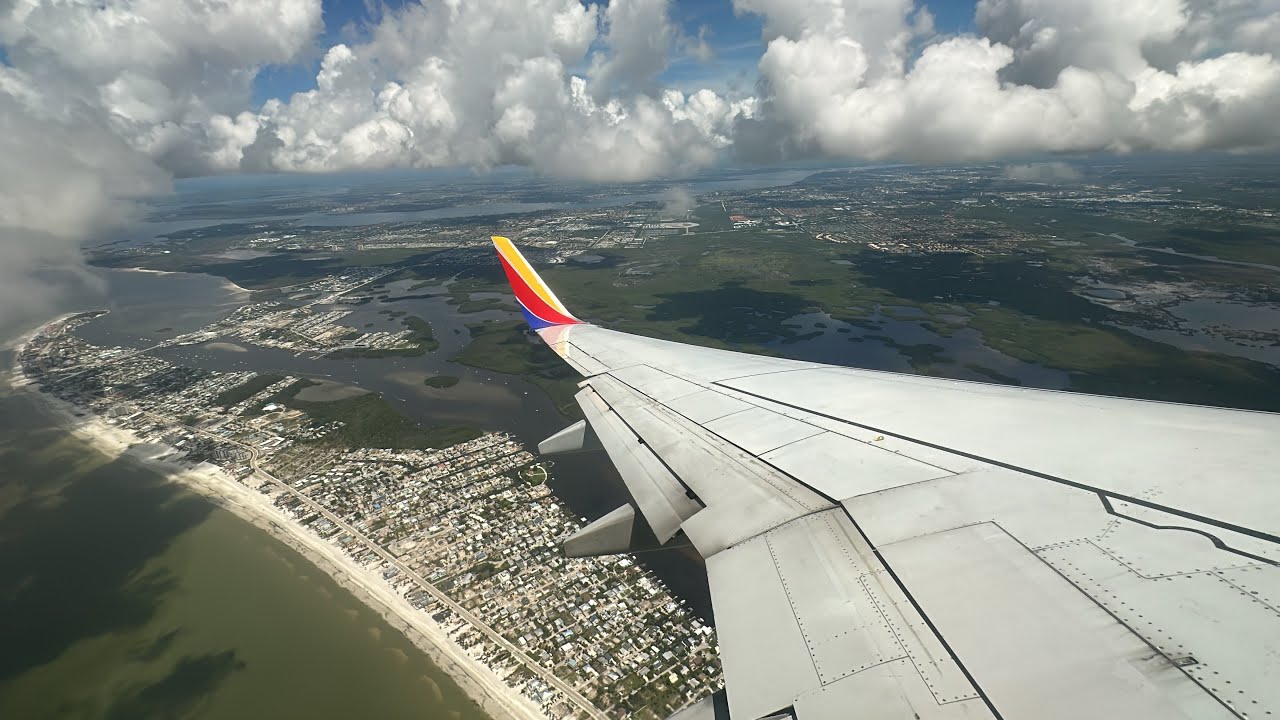 Landing in Fort Myers - Southwest Florida International Airport on a Southwest 737-700
