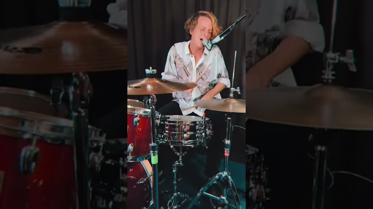 POV: you&rsquo;re an indie pop artist and play the drums to your own song 🥁 #indiepop #drummer #singer