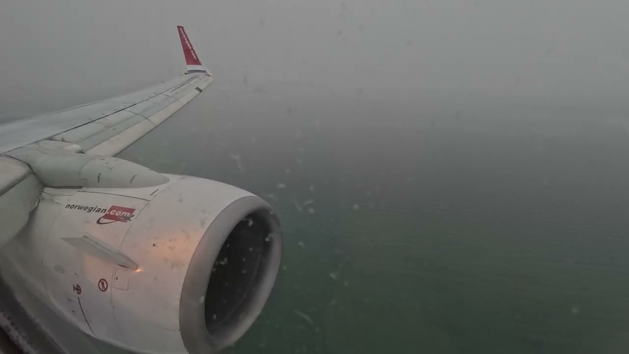 Super smooth Norwegian 737-800 landing into Tromso Airport
