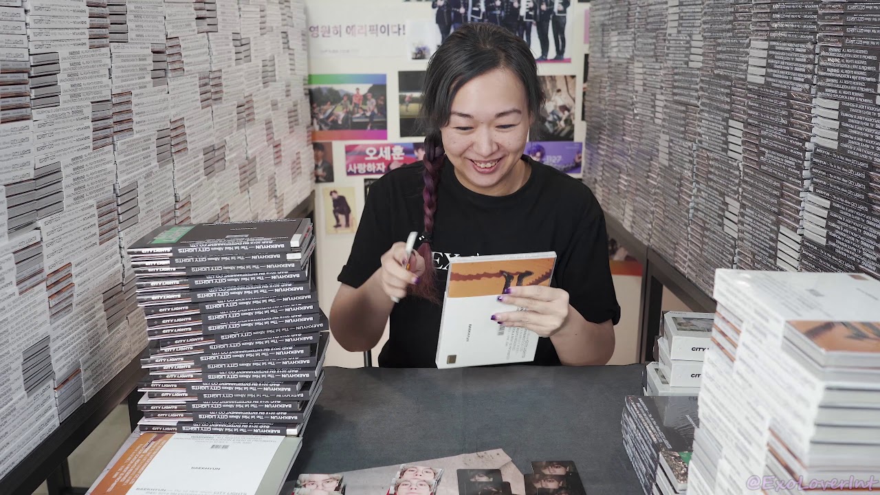 Baekhyun 변백현 City Lights UN Village 1000 albums unbox unboxing 언 박싱