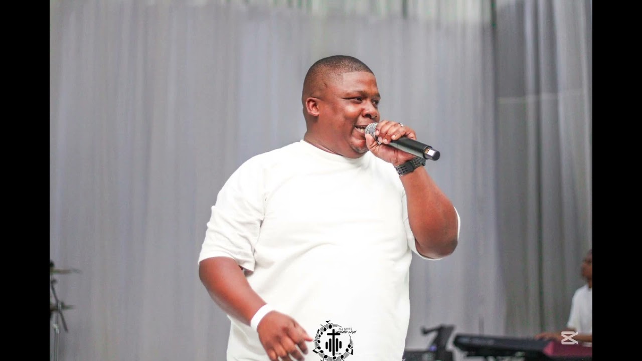 Langa Busani - Ukub' iNkosi umoy' Ongcwele (All White Worship and Praise)