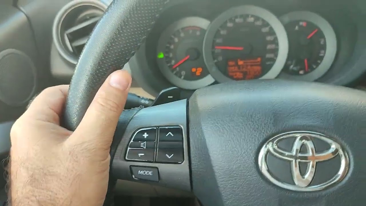 Toyota RAV4 yokuş iniş sistemini aktif etme. 
