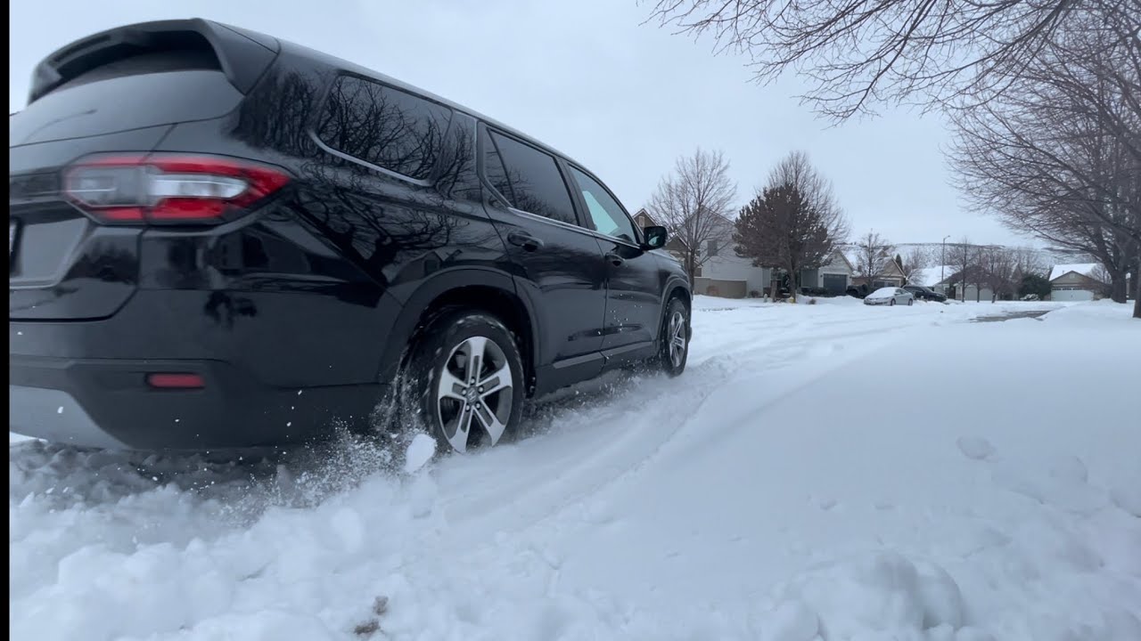 Honda Pilot 2023 vs Snow #newcars
