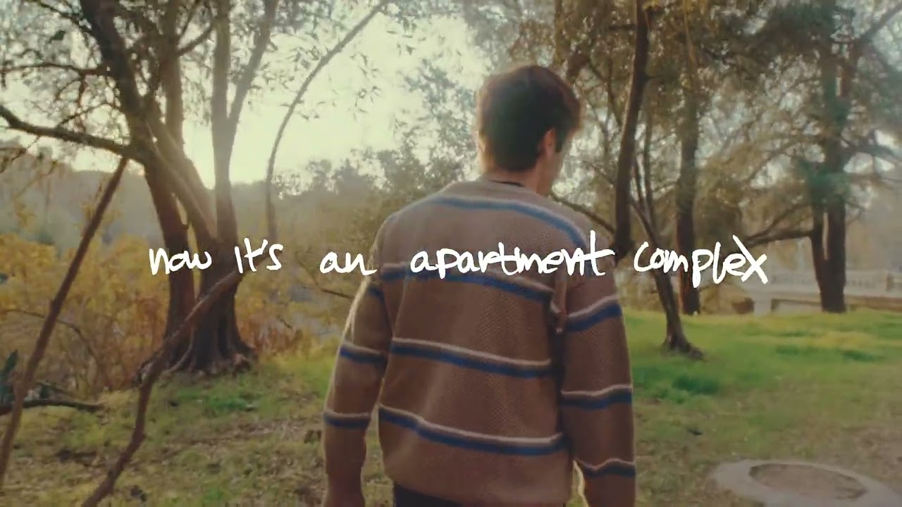 Day Wave - Apartment Complex (feat. Hazel English) [Lyric Video]