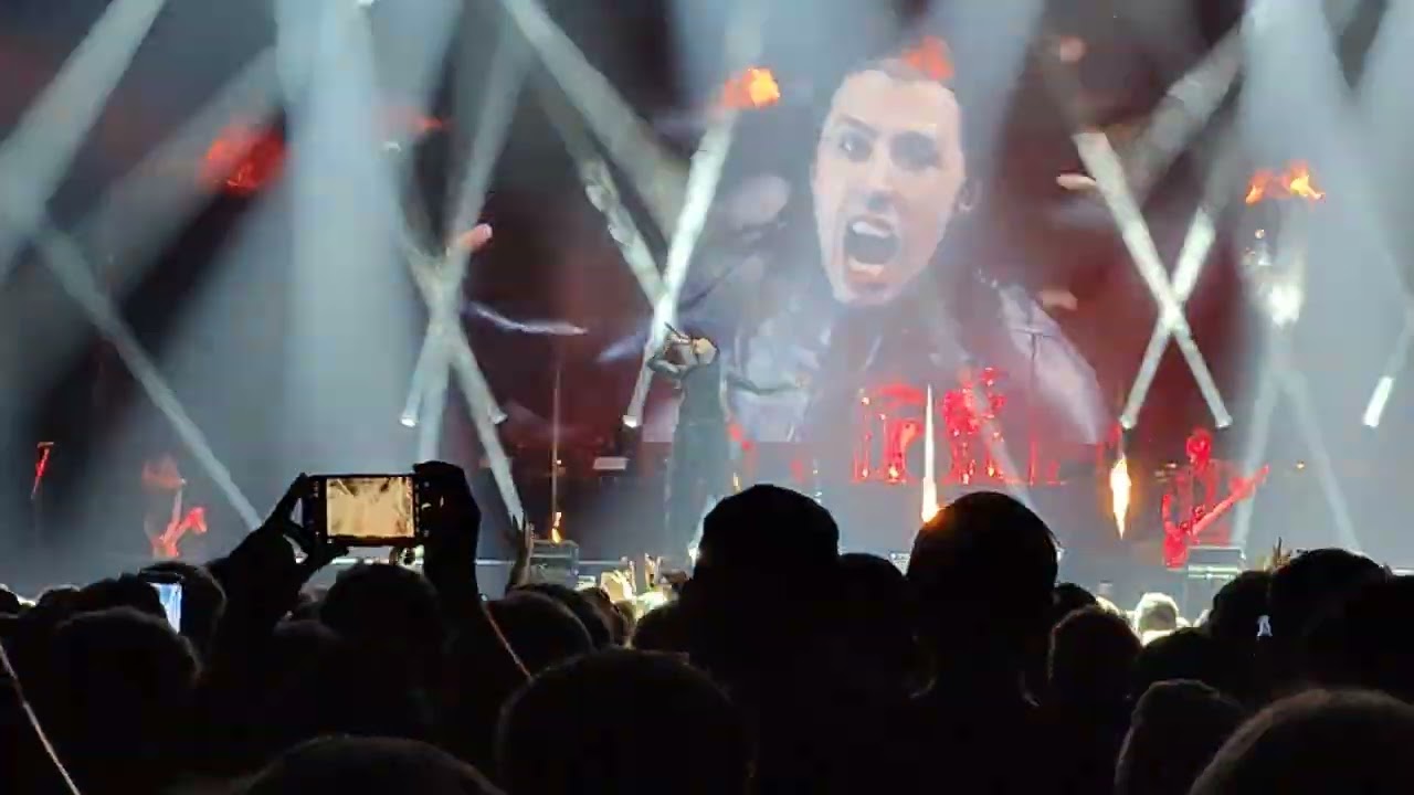Falling In Reverse - Ronald (Live 14.06.25 @ Schleyer-Halle, Stuttgart)