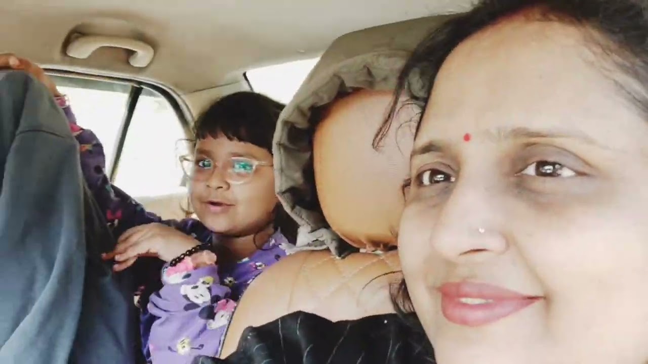 Husband ni diya surprise 😄hum kaha gye gumni #vlog#mastimoment #husbandwife #surprise #ytshort 