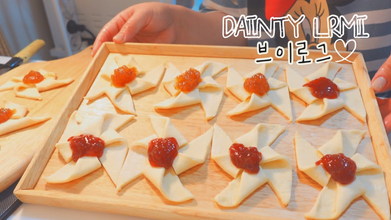 Eng |자취요리브이로그 | 냉동생지로 바람개비 파이 만들고 대전나들이💚 드디어 가본 성심당! 첫눈보며 먹는 해물누릉지탕, 크래미멘보샤, 대전 당고카페 설숲🌲
