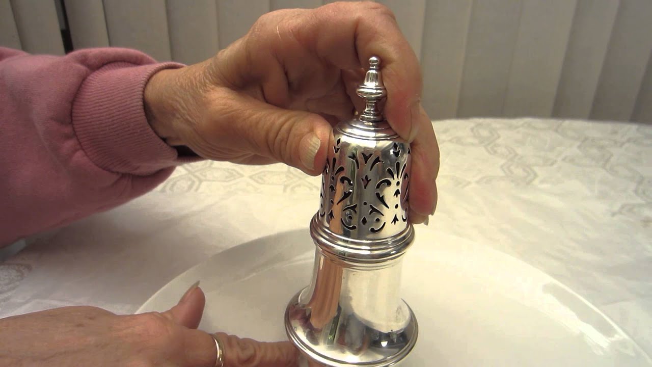 Absolutley Stunning Antique Tiffany & Co Sterling Silver Sugar Shaker Muffineer