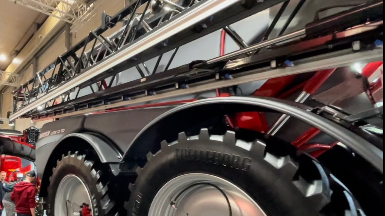 Horsch Leeb 12 TD. 160 foot booms and 3380 gallon tank.