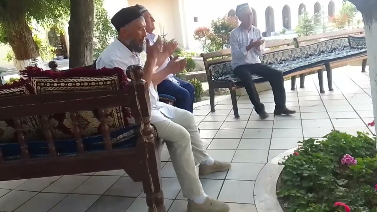 Ибн.хутайба.муслим.зийооратгохи