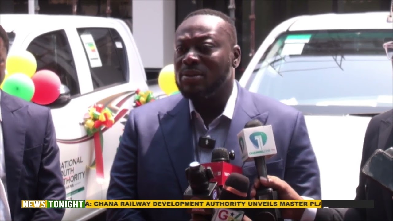 ACCRA: MINISTER HANDS OVER 16 VEHICLES TO NYA