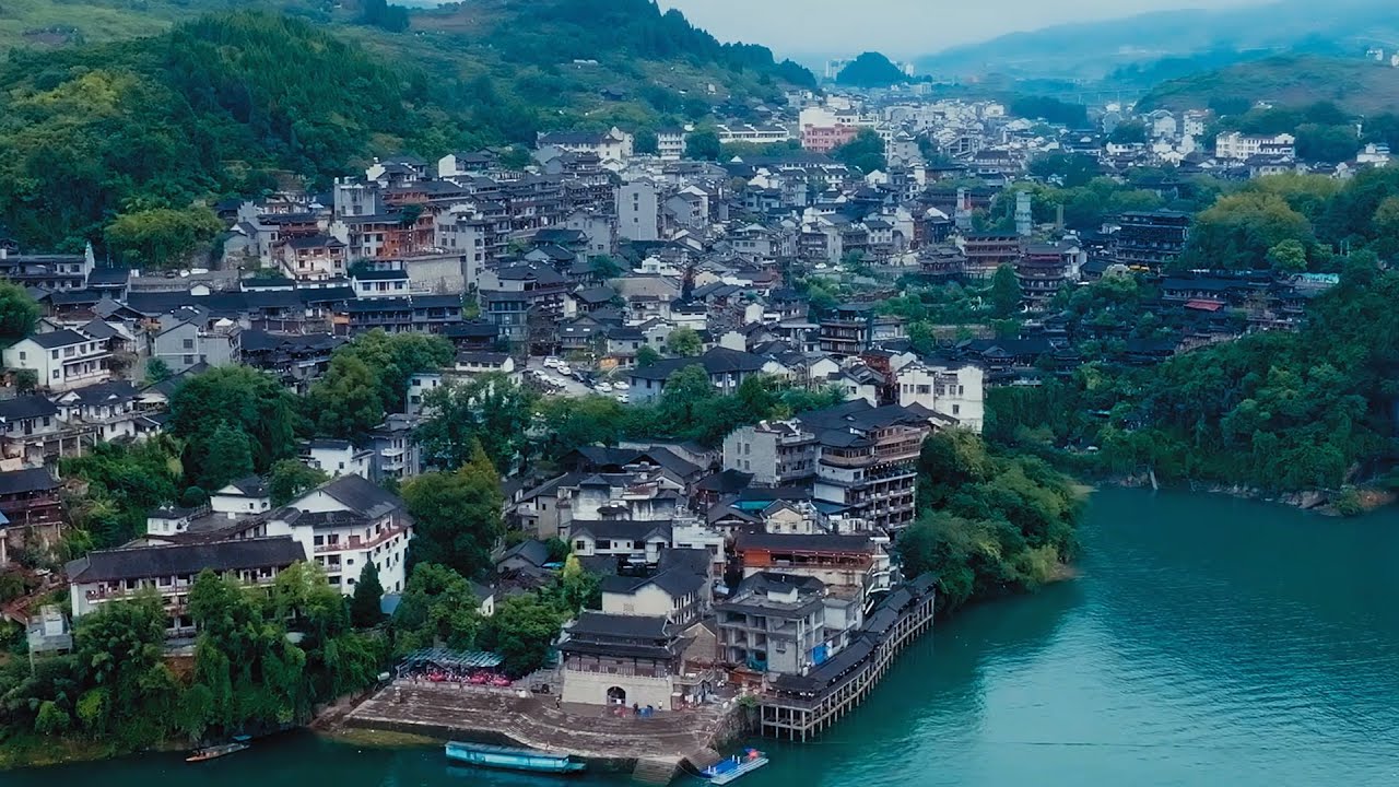 The town hanging on the waterfall&mdash;&mdash;Furong Ancient Town【Curious China】