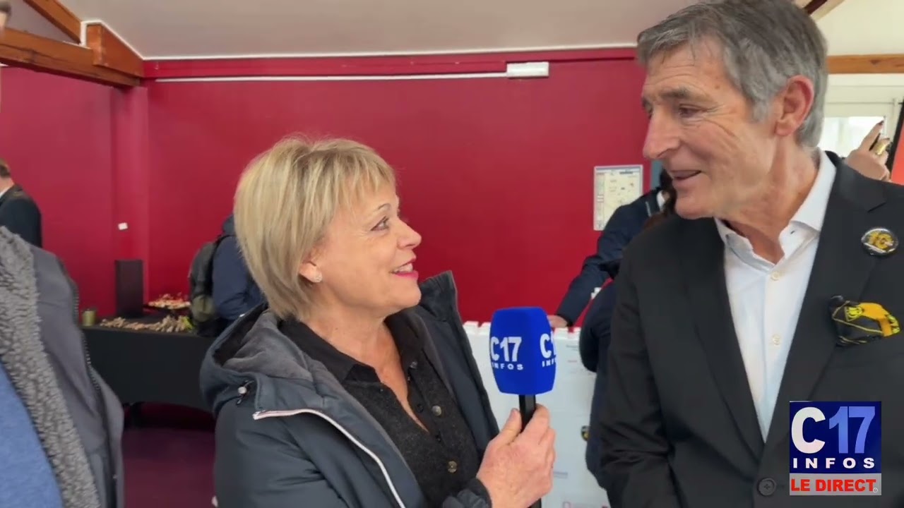 La Rochelle - Port Neuf Pose  DE LA PREMIÈRE Pierre du VILLAGE DE LA BAIE DES SPORTS