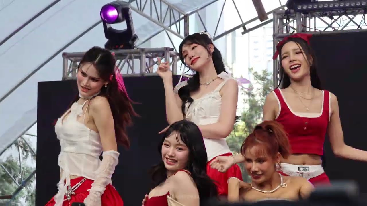 [FANCAM] 250208 Atom COSMOS - ชอบใช่มะ! (YOU GET LUCKY) @ SORA STAGE 