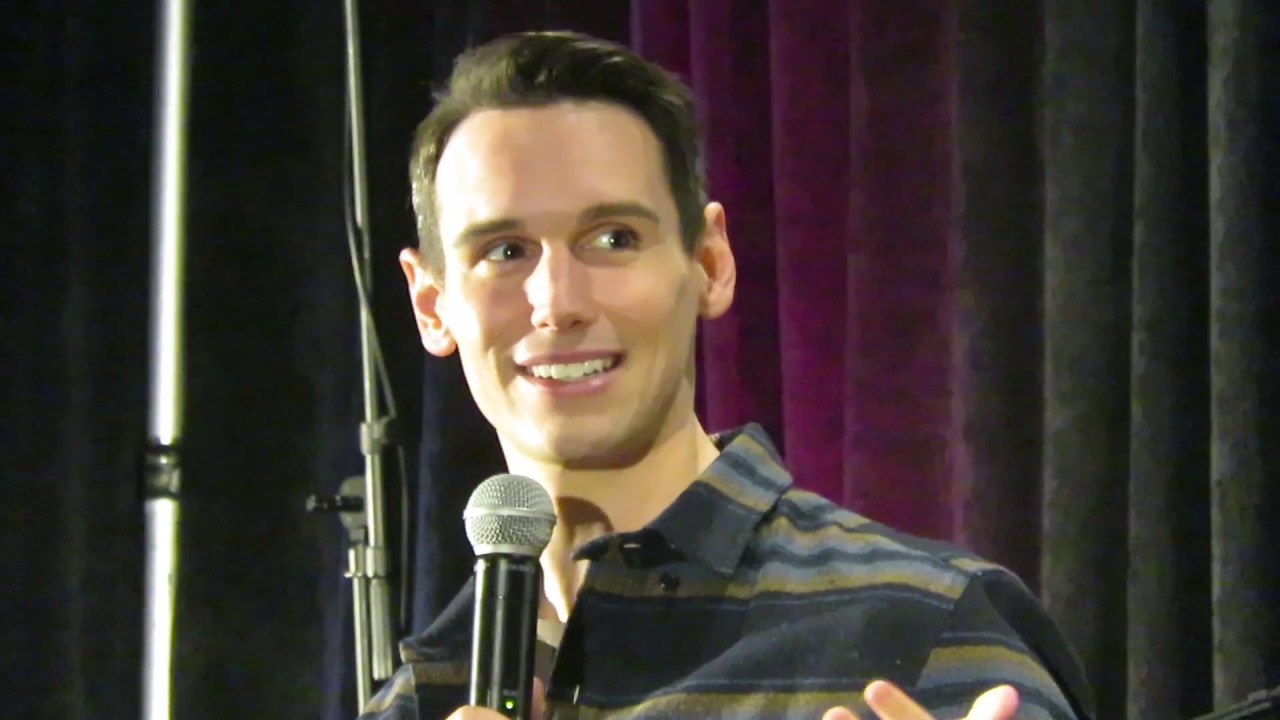 Cory Michael Smith talking Nygmobblepot at Gotham Con