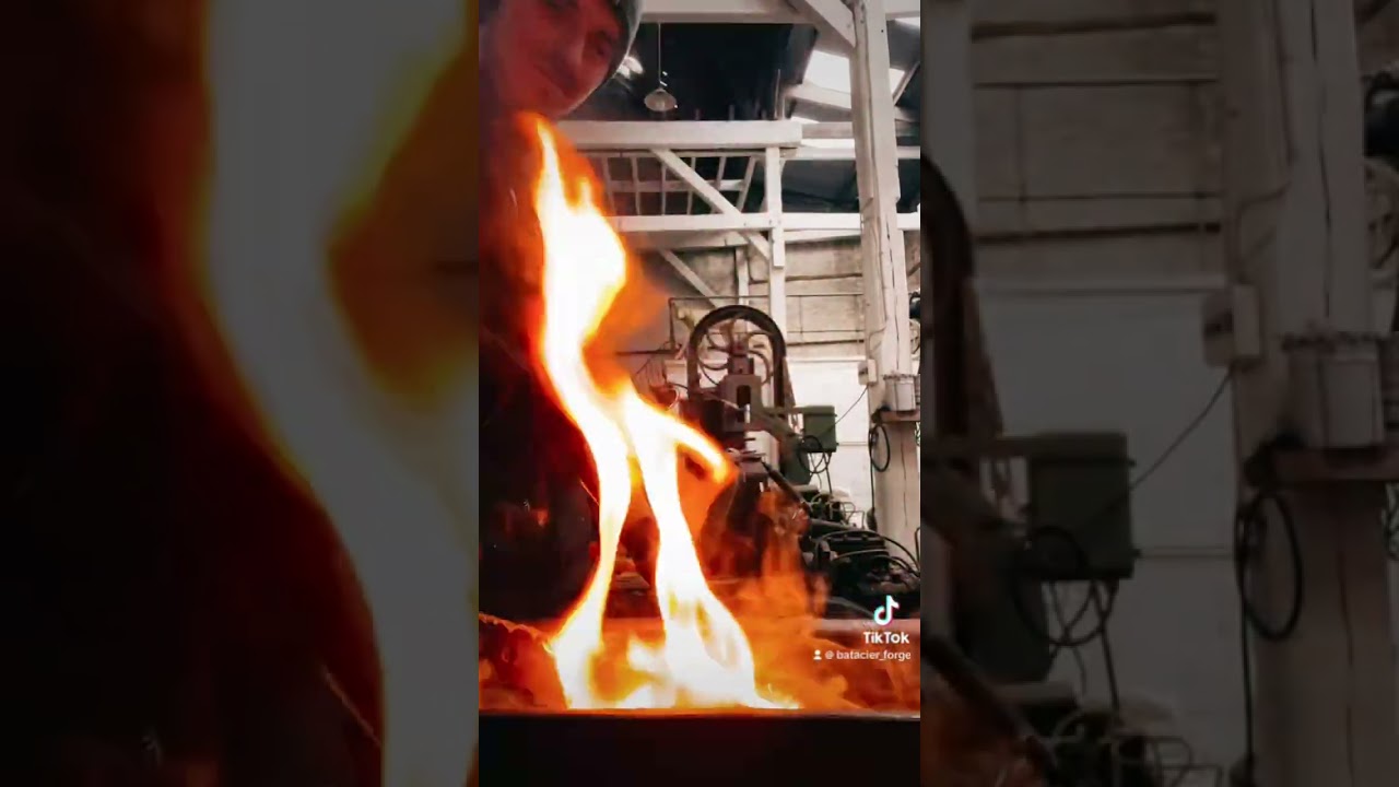 Petite trempe #trempe #forge #forgedinfire #artisanat #blacksmithing #knife #passion #batacier