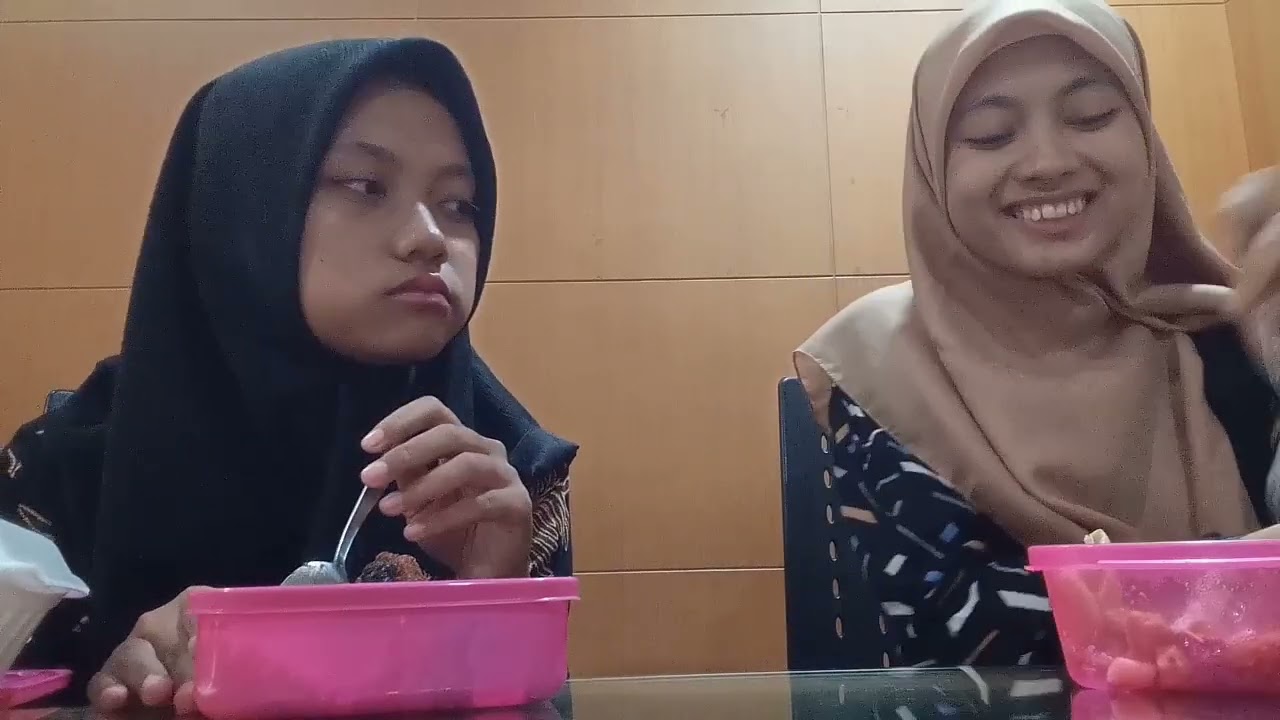 istirahat bersama mba² marketing yg canciii
