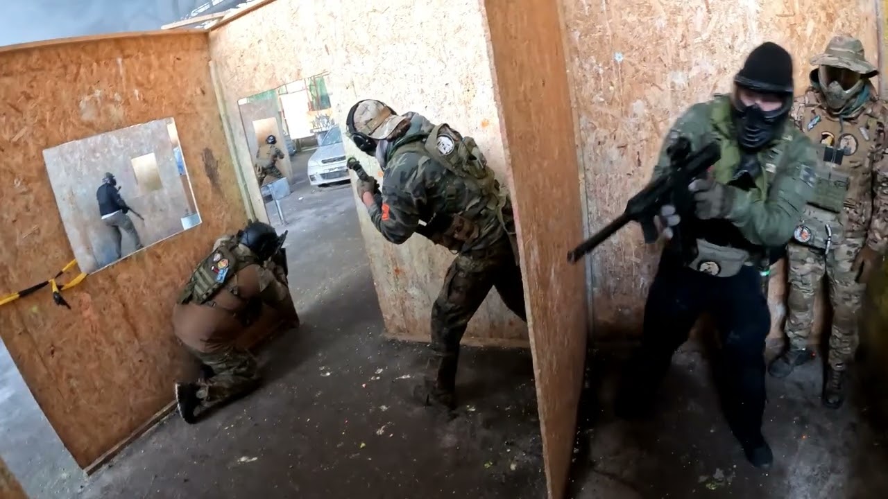Farbensturm Berlin hat in den Hangar13 in Oschatz eingeladen