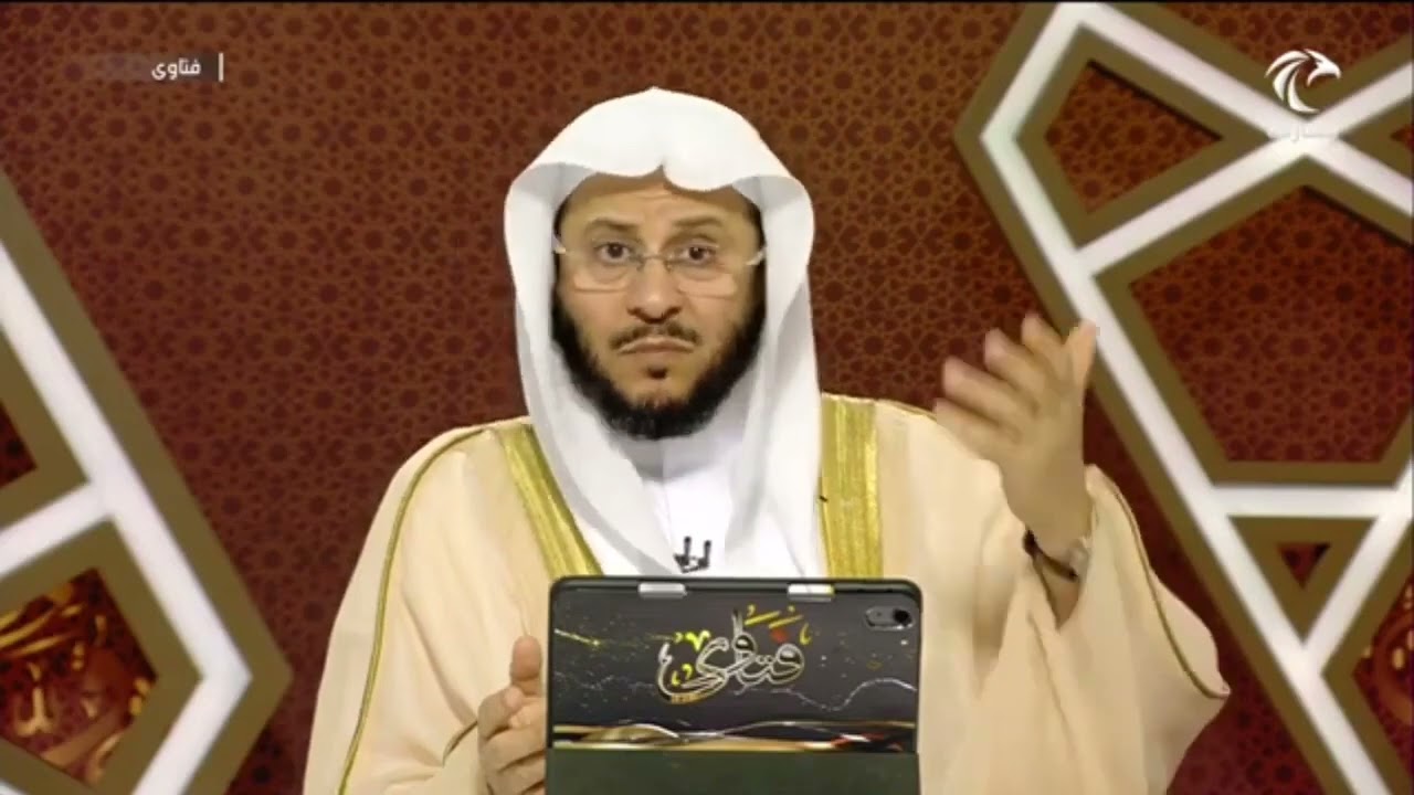 هل يليق بطالب العلم أن يلعب الألعاب الإلكترونية التي فيها صور النساء؟ | الشيخ عزيز بن فرحان