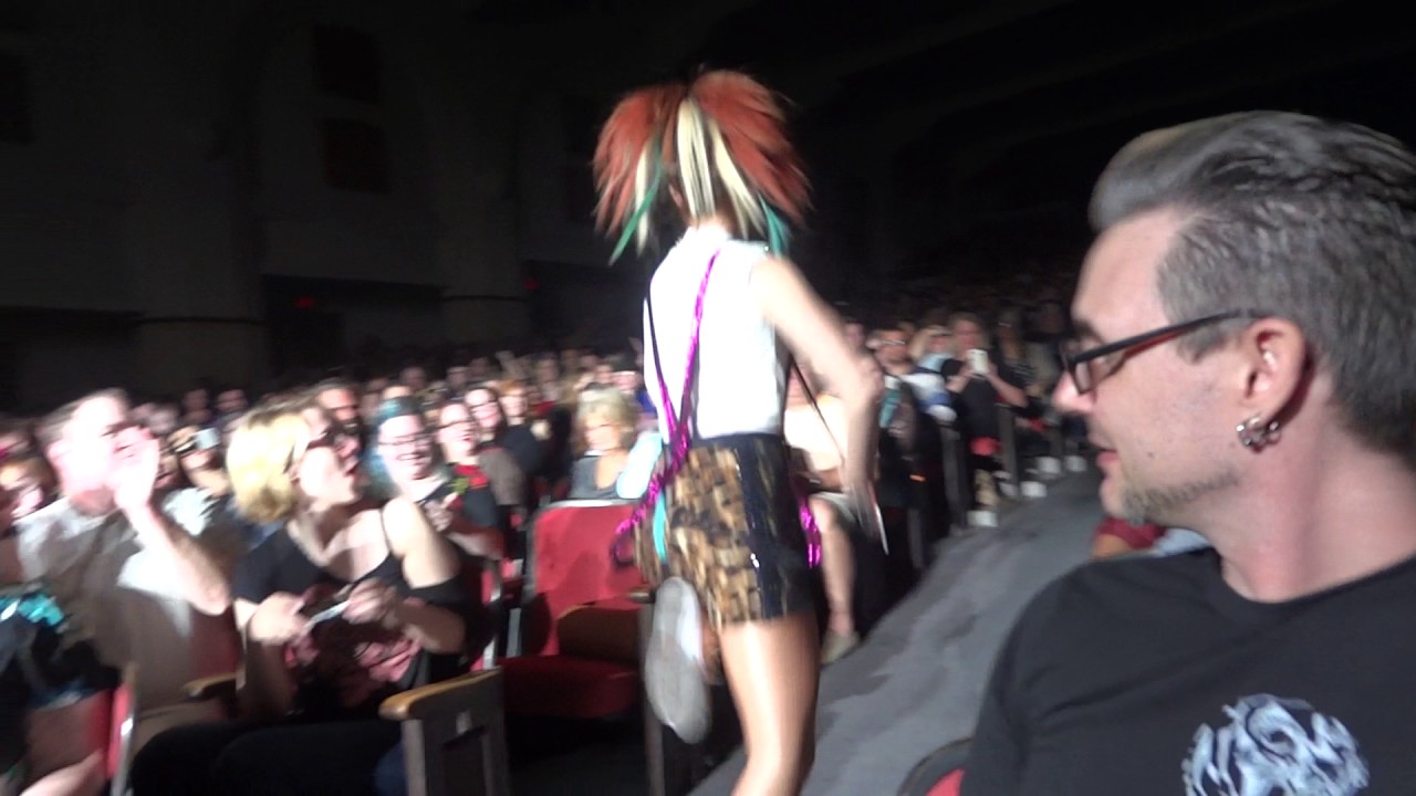Lindsey Stirling - The Phoenix (Live)