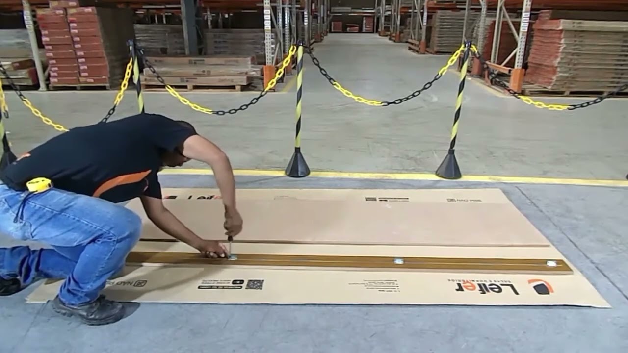 COMO FAZER A MONTAGEM DE UM ROUPEIRO DE PORTA DE CORRER - ROUPEIRO SAN MARINO - LEIFER MÓVEIS.