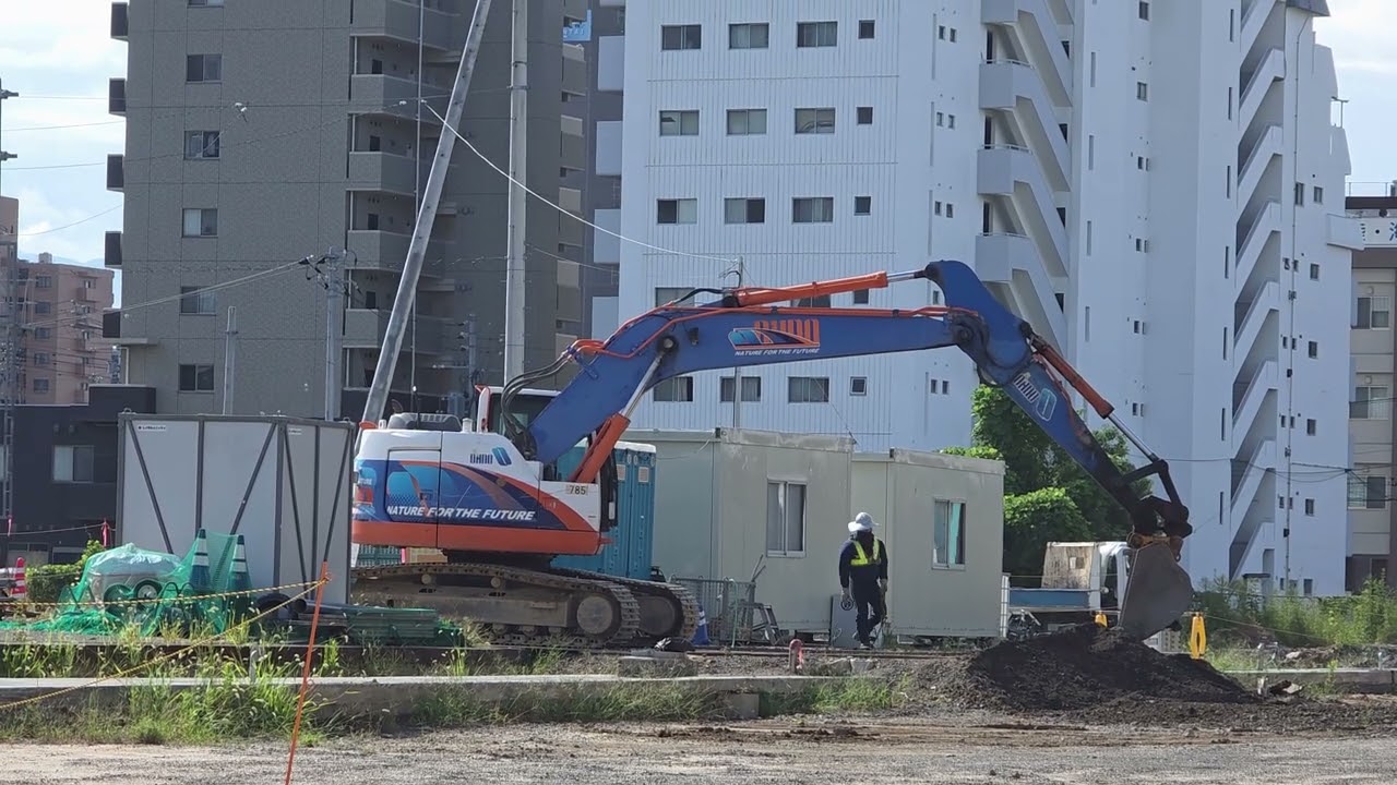 広範囲で工事が進むJR松山駅