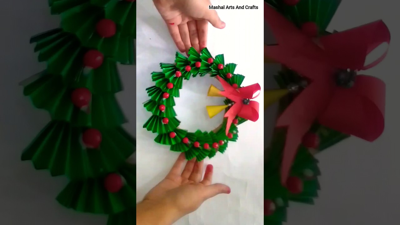 How to Make a Christmas Wreath | Christmas Wreath Making | paper crafts