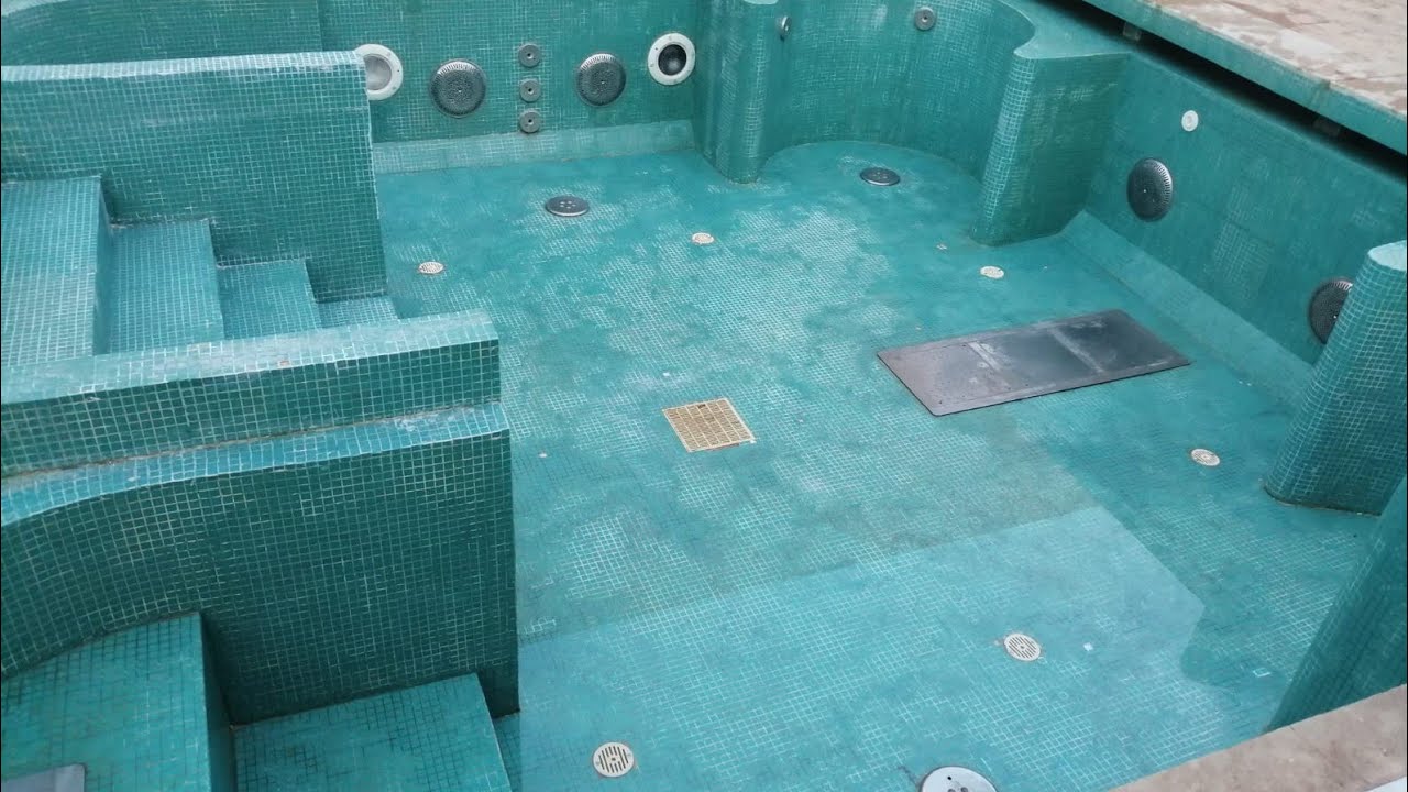 صيانة مسبح خاص بالتدليك.entretien de la piscine de massage.(jacuzzi)