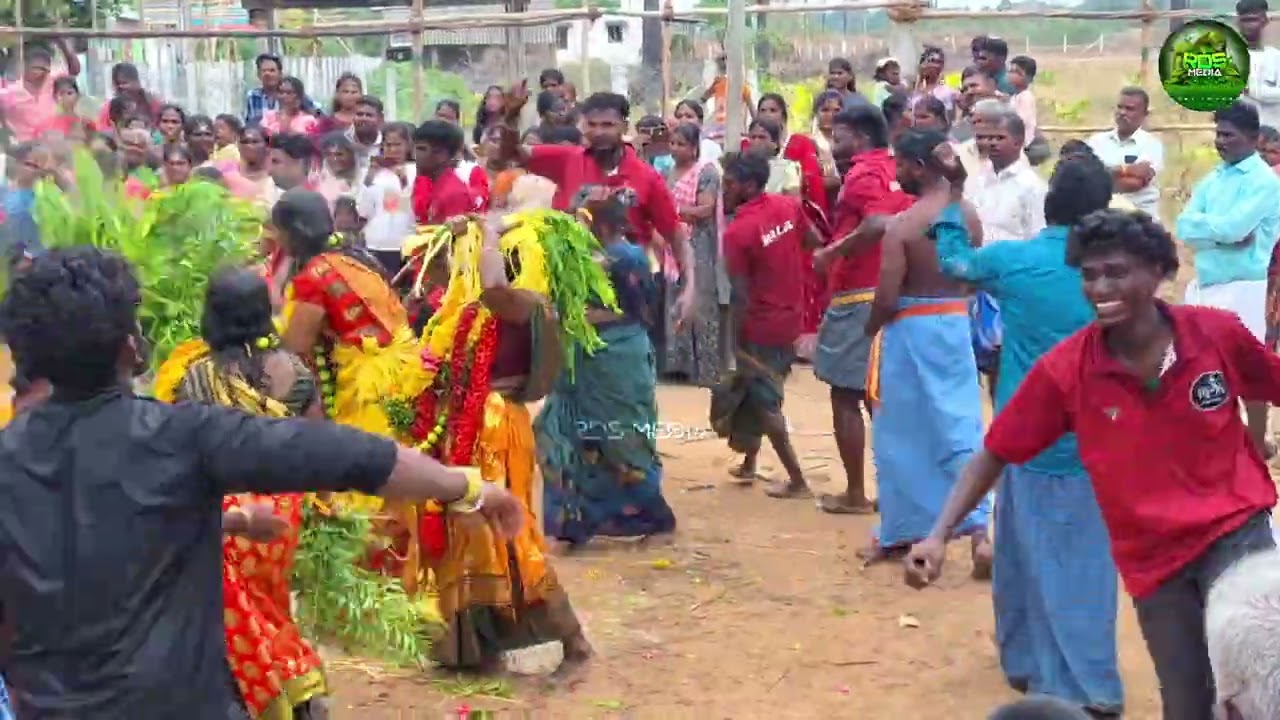கொதிக்கும் மஞ்சள் நீரில் குளிக்கும் முத்தாரம்மன் ll ஊர் கூடி கும்மி அடிக்கும் காட்சி ll Panaivilai