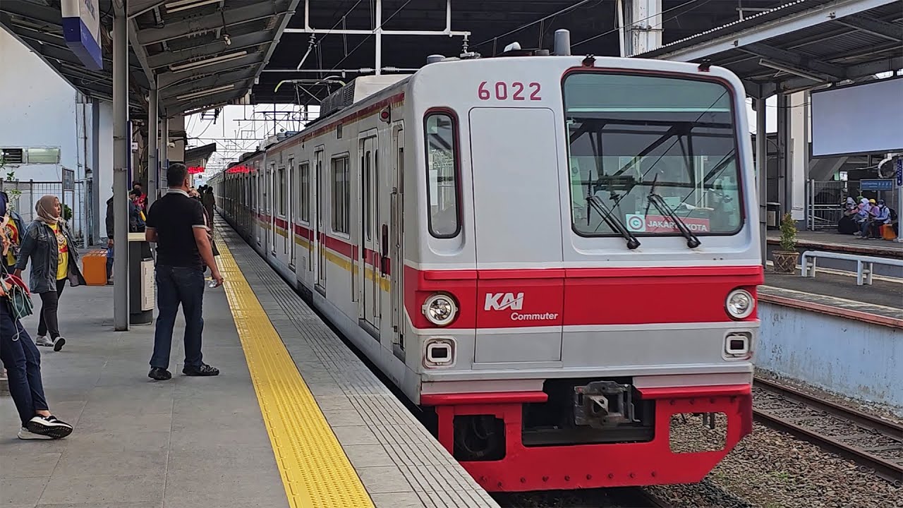 Stasiun Depok Baru: Kompilasi KRL Commuter Line [4K] | JR 205, TM 6000, Tokyu 8500