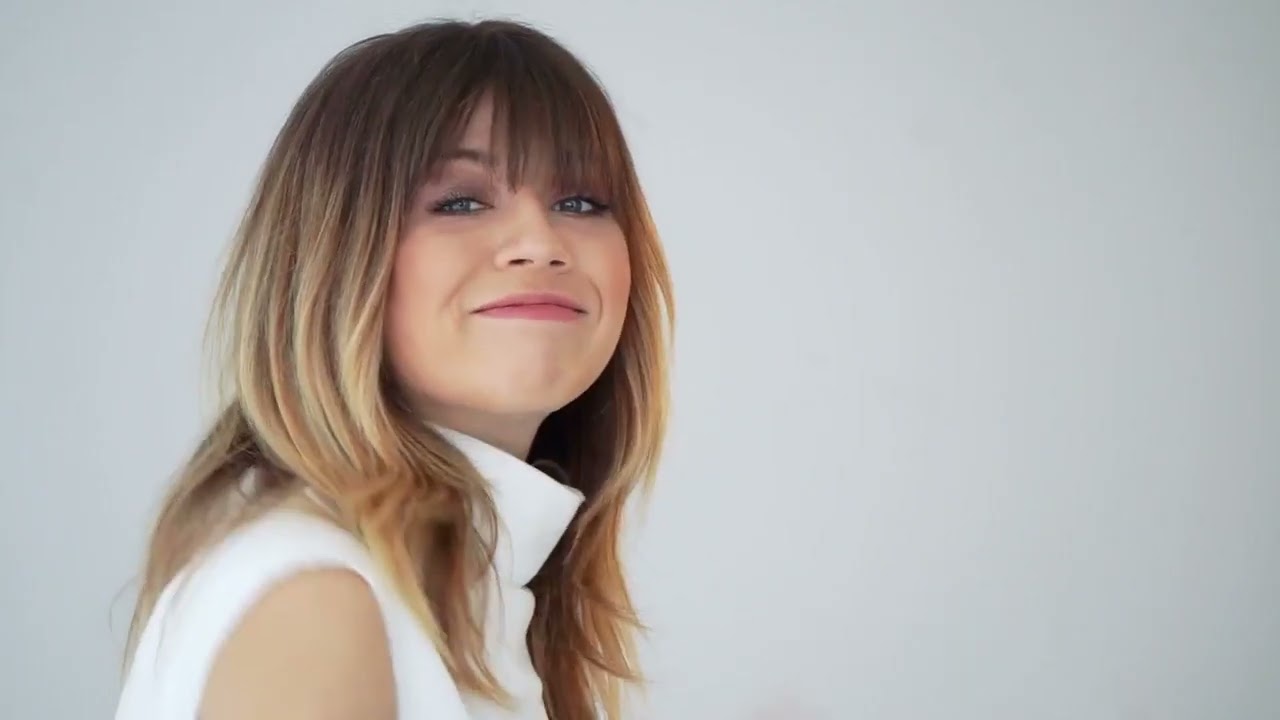 Jennette McCurdy Website Photoshoot Behind the Scene