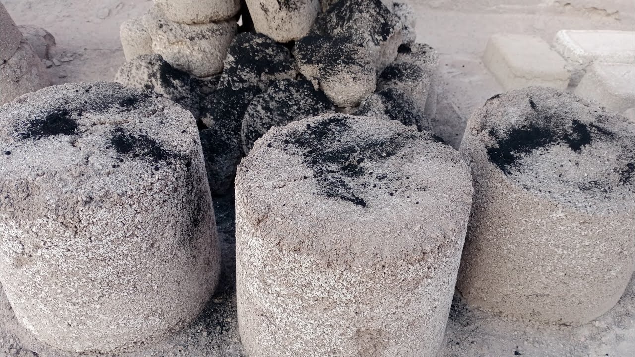 ASMR: Pure Charcoal🖤 0 Size Stones Crumbling Paste Pouring on Shapes#relaxingsounds#asmr#crushing