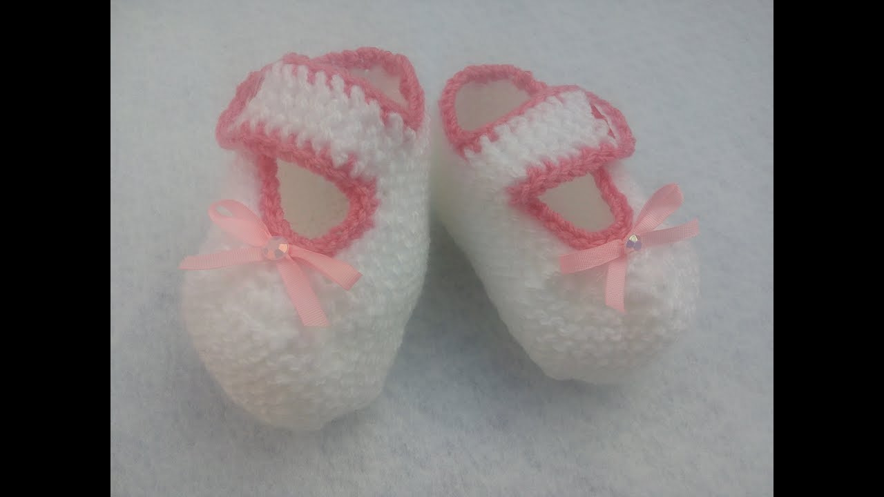 Zapatitos dé bebé tejidos en dos agujas