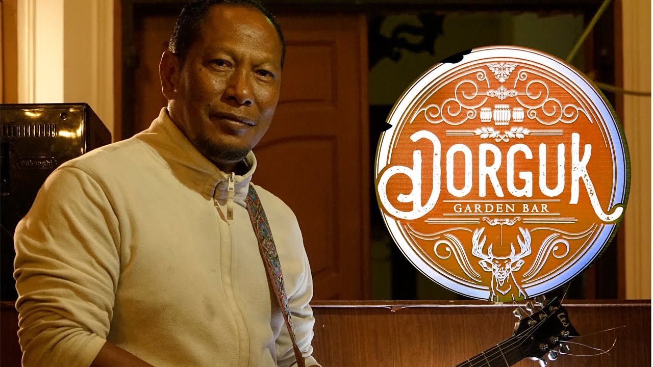 ENJOY DORGUK CAFE PANGURURAN | TOBA EXPLORE