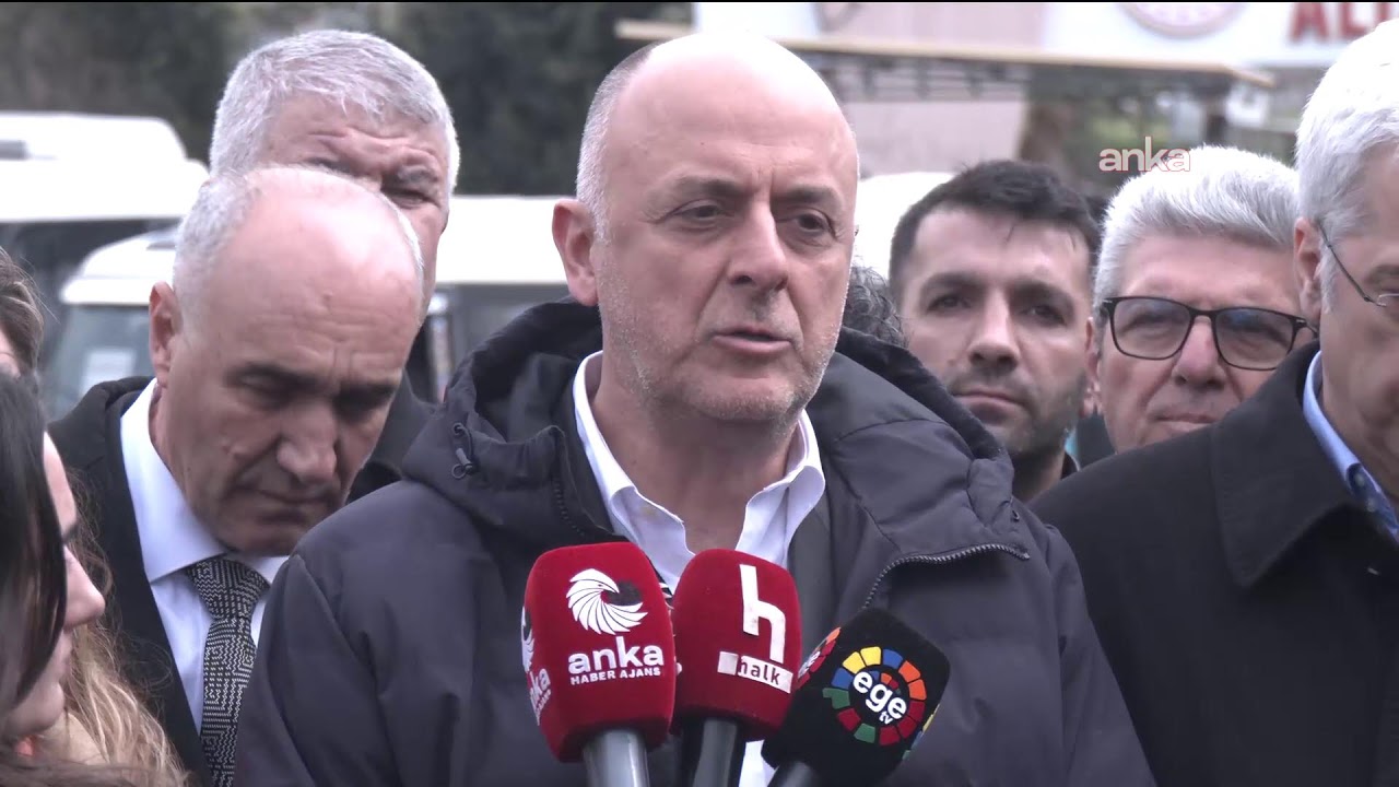 CHP İzmir İl Başkanı Çağatay Güç, Şakran Cezaevi önünde açıklama yapıyor / İzmir 