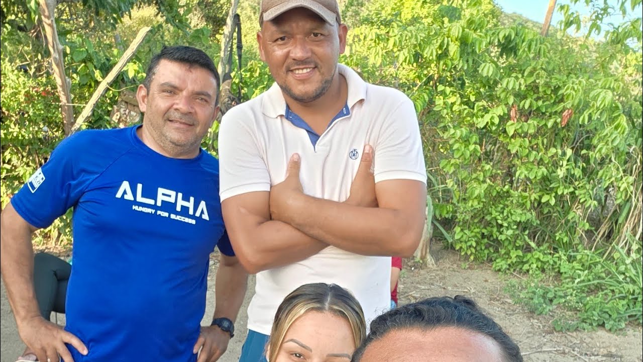 Hoje o pal cantou no bar do coisado🤣🤣🤣🤣🤣🤣🤣🤣🤣🤣🤣🤣