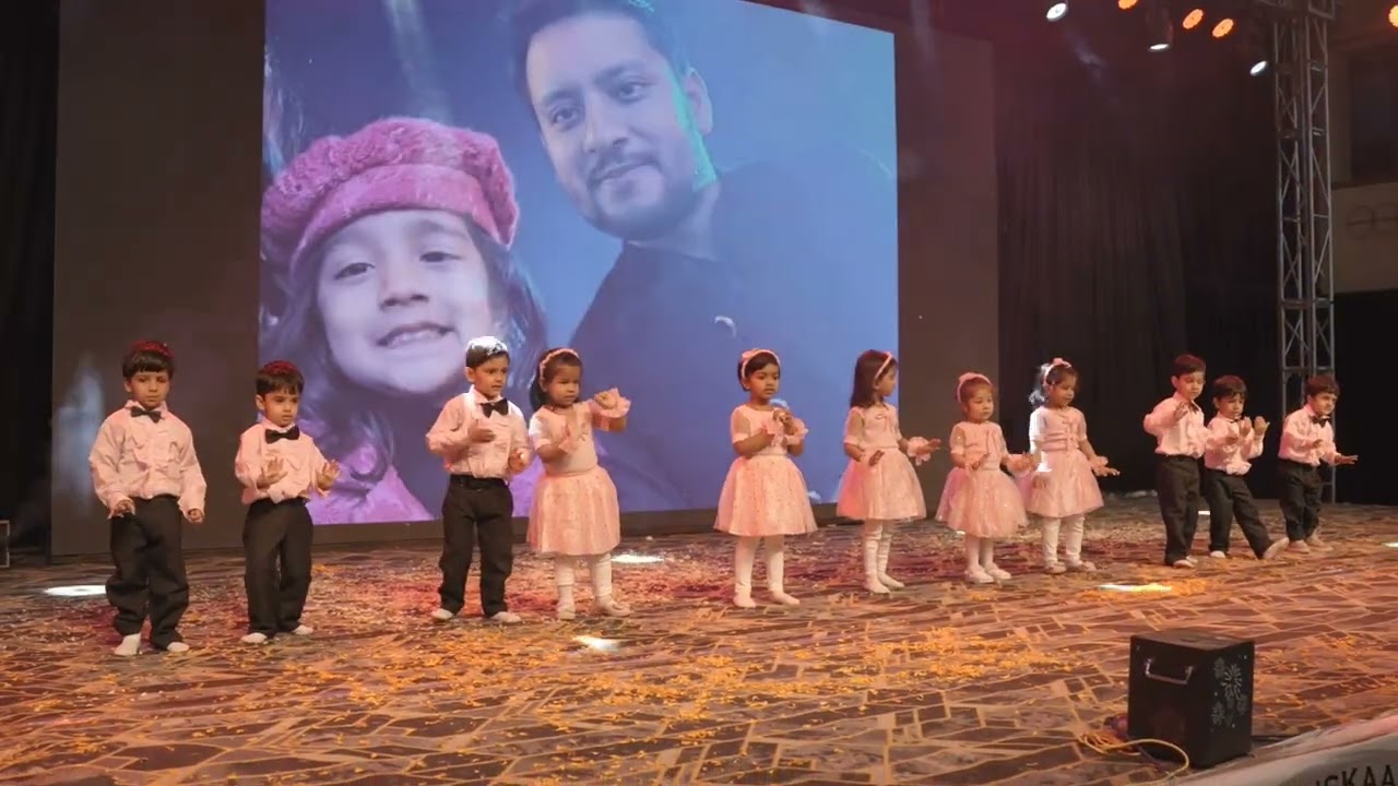 papa meri jaan💝| shaurya 's first stage performance🕺|3 years old♥️#snskarplayschool#bikaner #shaurya