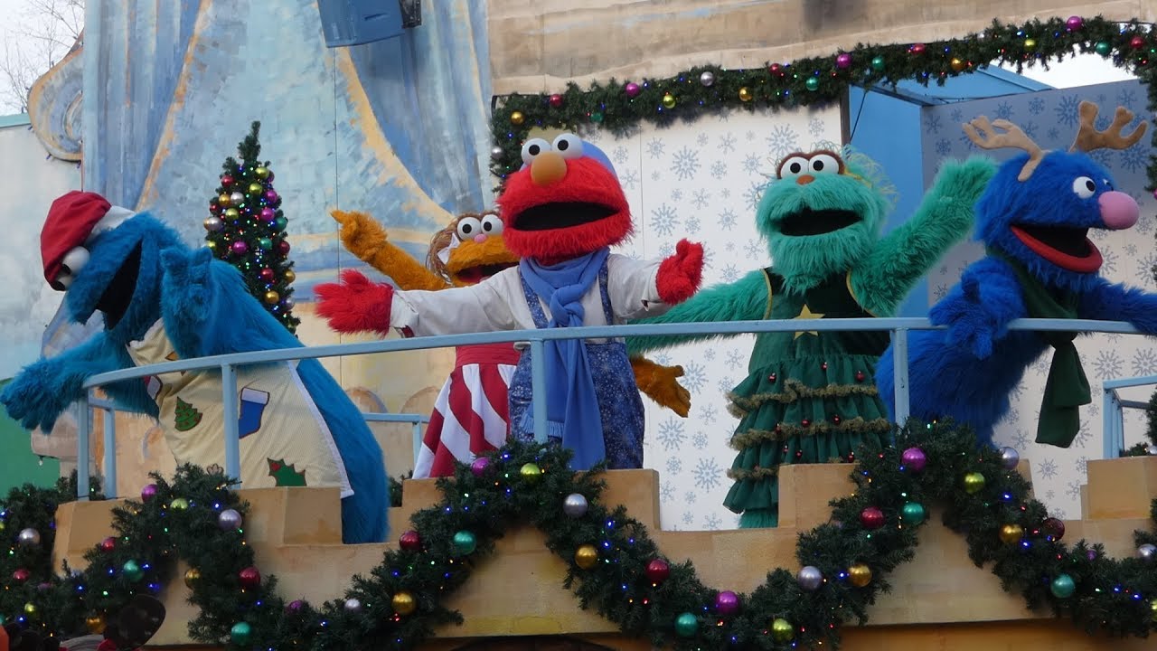 Elmo's Christmas Wish - Busch Gardens Williamsburg Christmas Town - New Show 2018