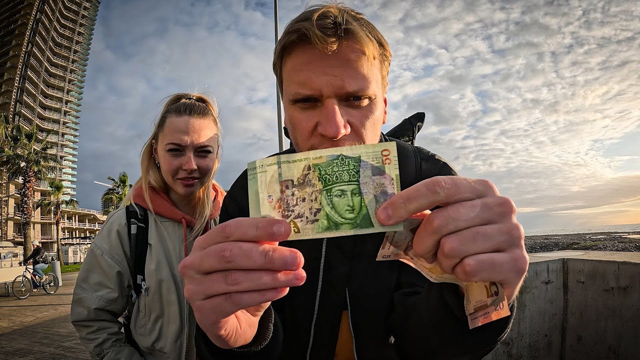 ПРО ДЕНЬГИ В БАТУМИ. Лари, доллар, безнал.