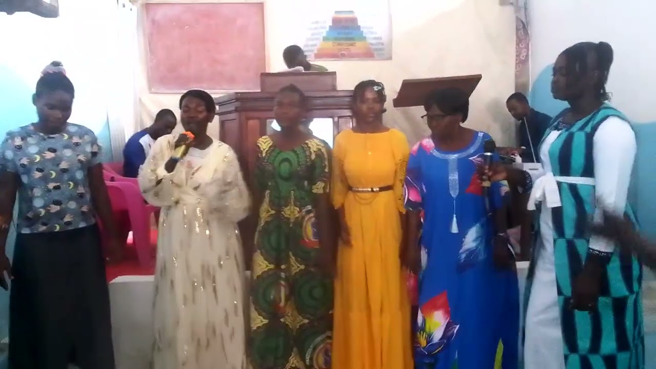 Sr Jean Claude MASSIVI et le groupe : N'a zui ticket na ngai 